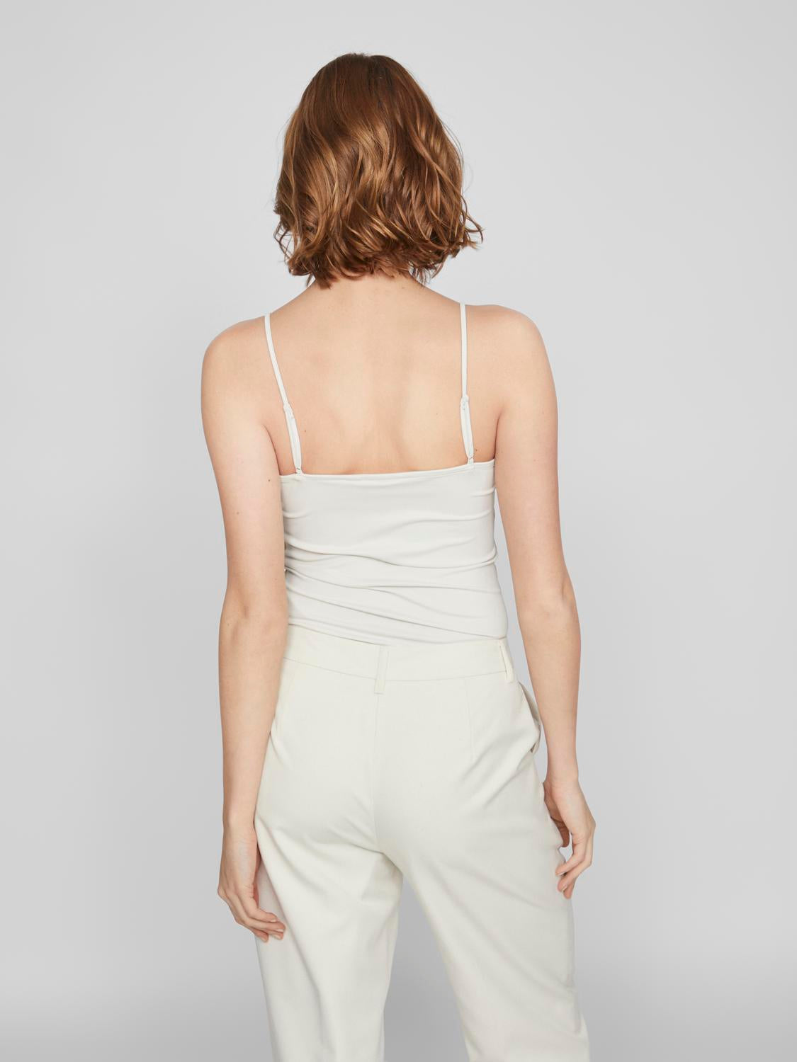 model_shot-back