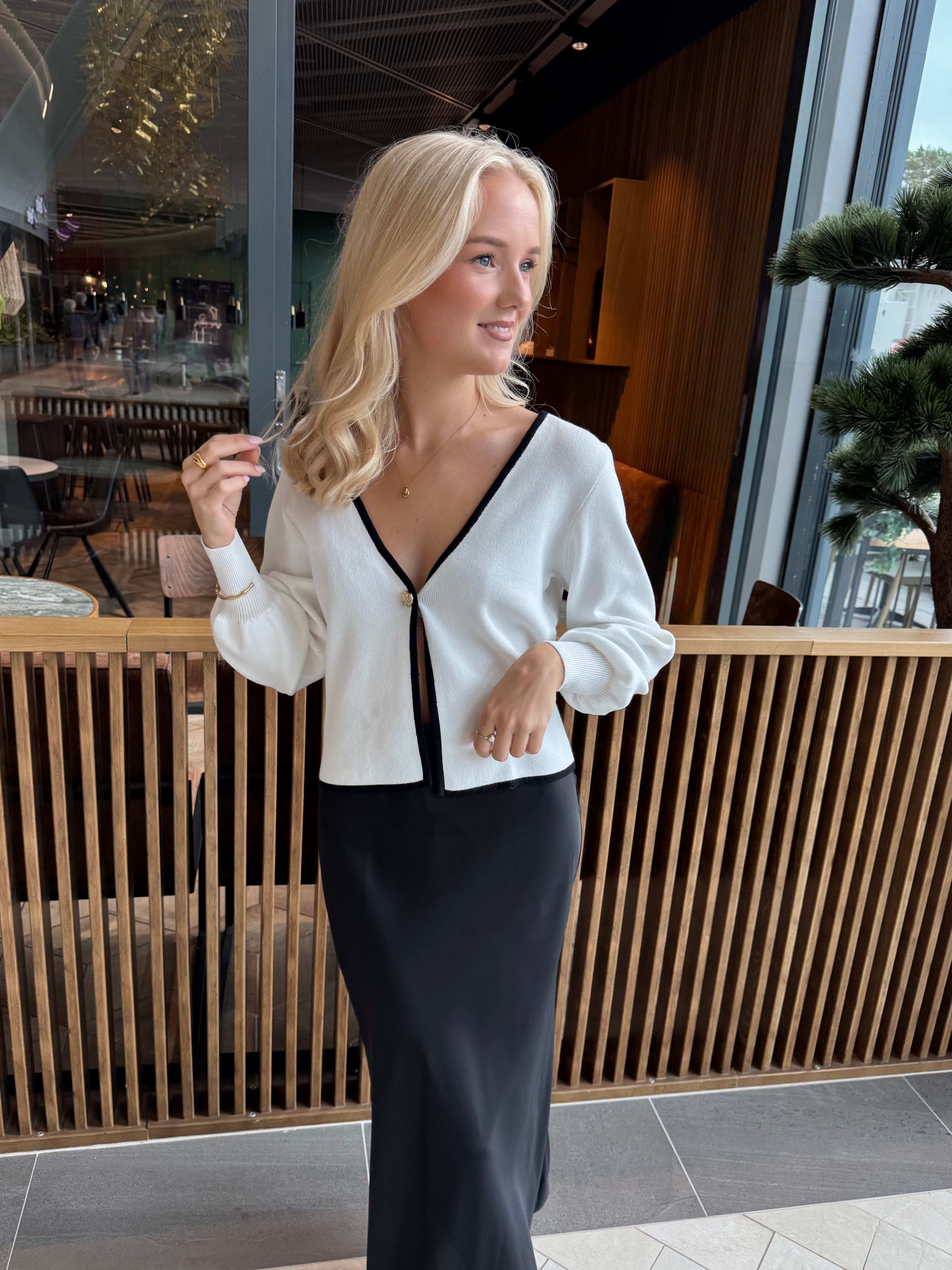 VISEBAHAT Knit Cardigan - Cloud Dancer