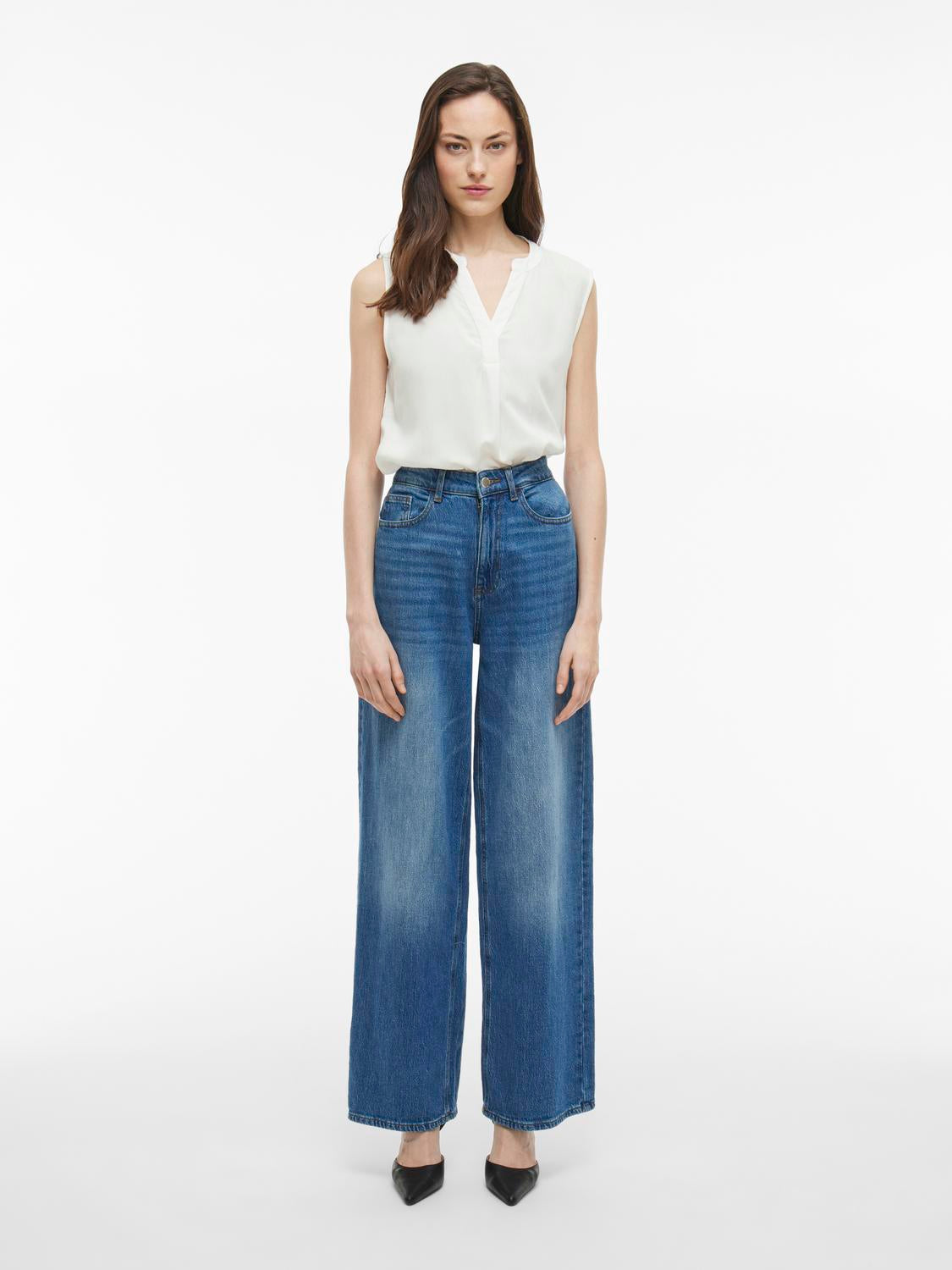model_shot-front_full
