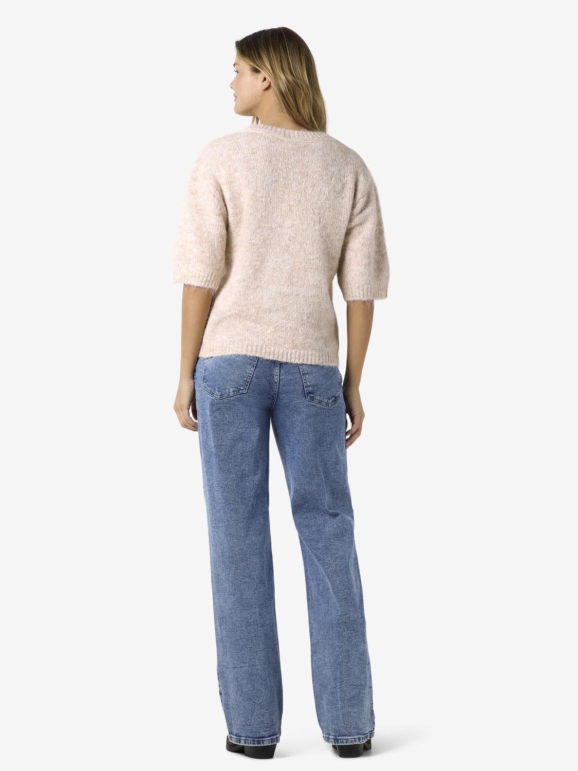 model_shot-front_full