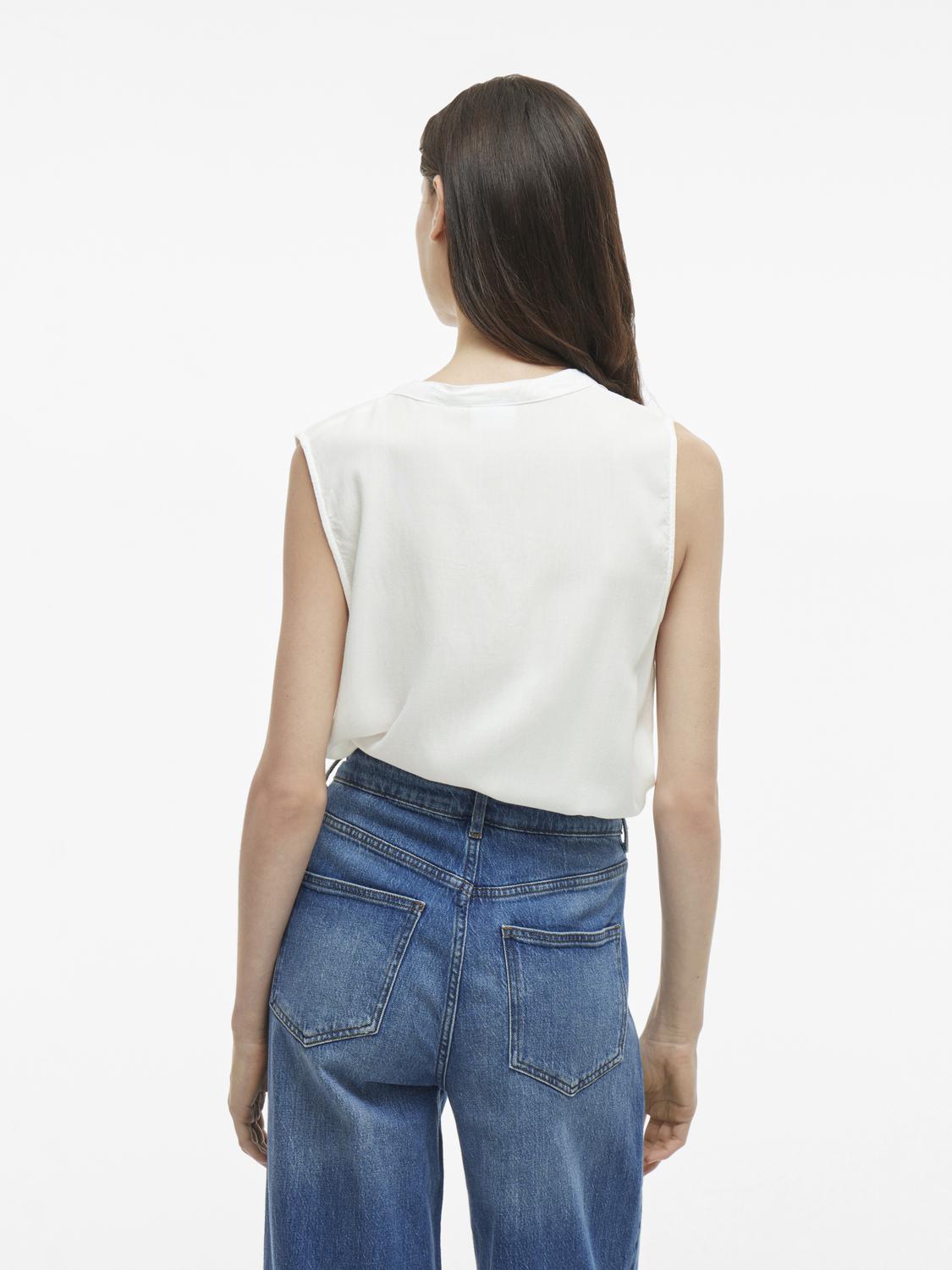model_shot-back