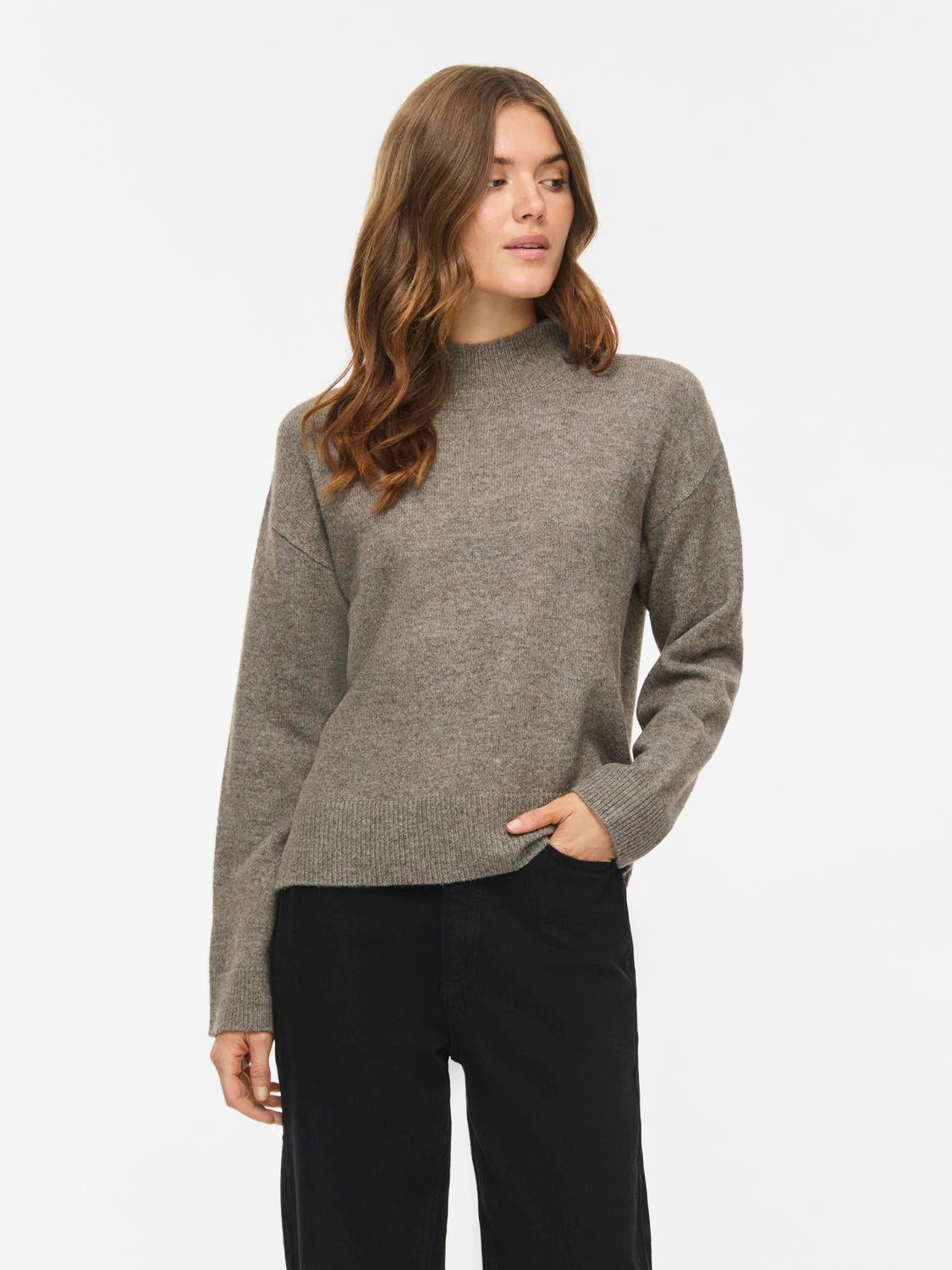 model_shot-front