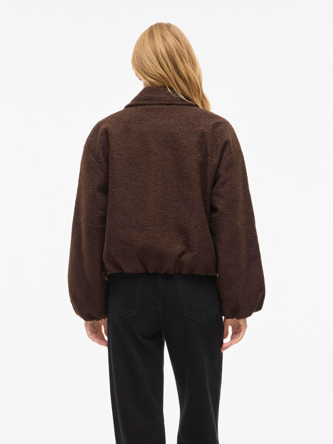 model_shot-back
