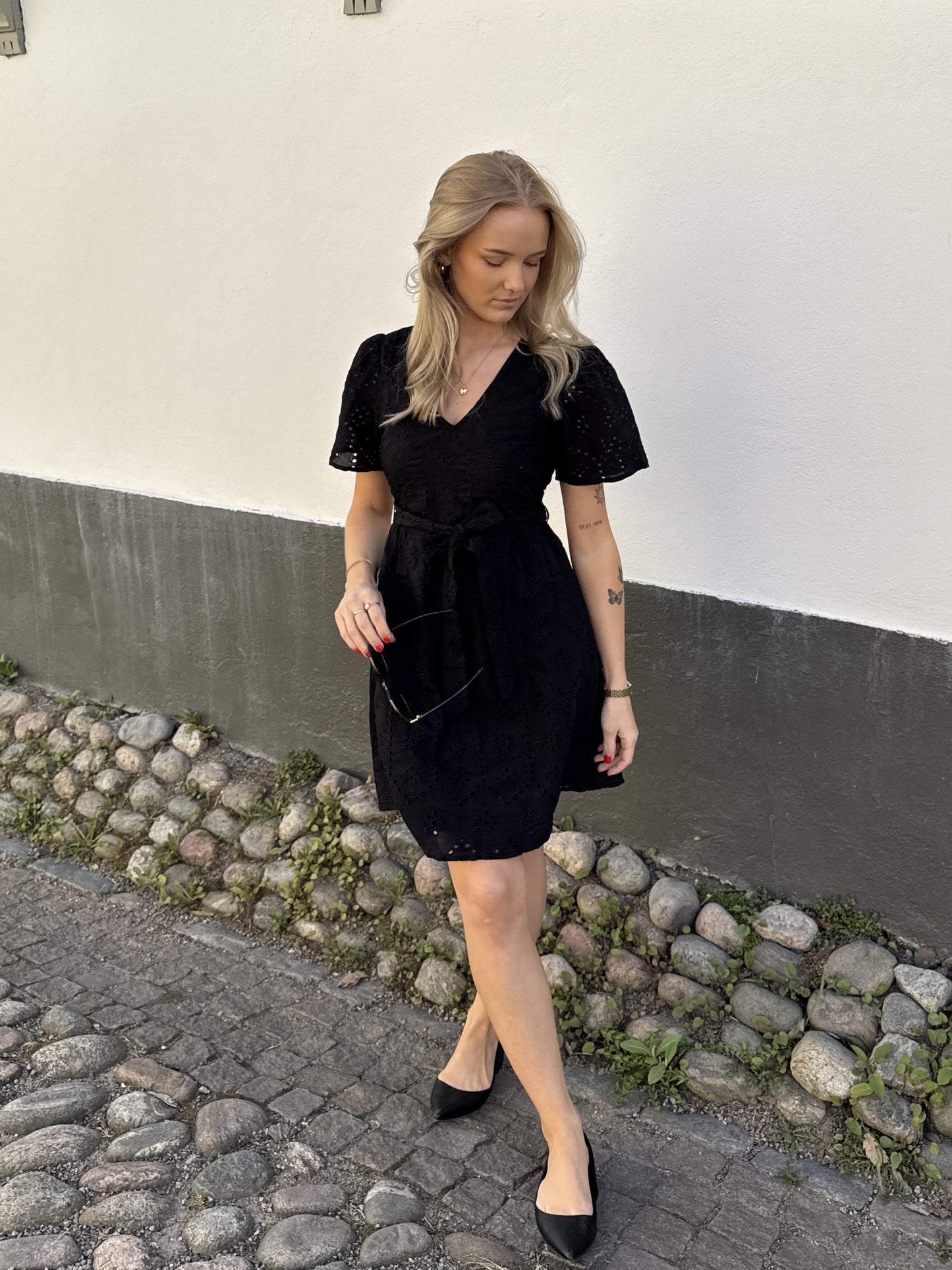 VISIESTA Short Dress - Black Beauty