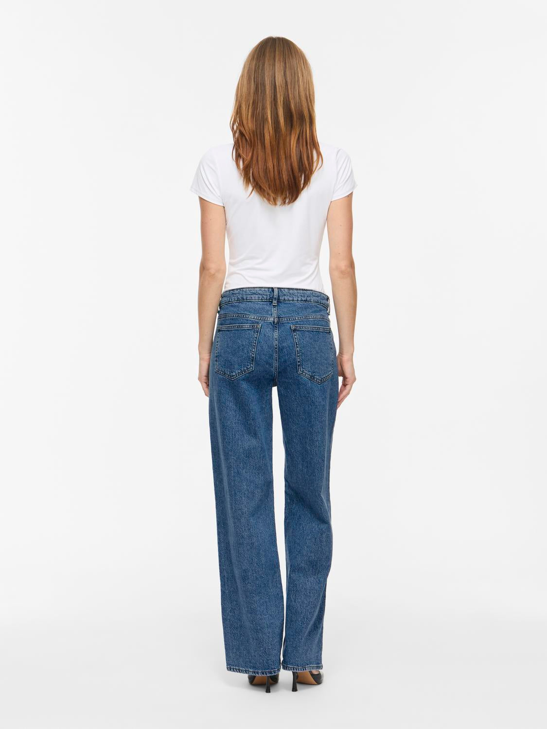model_shot-back