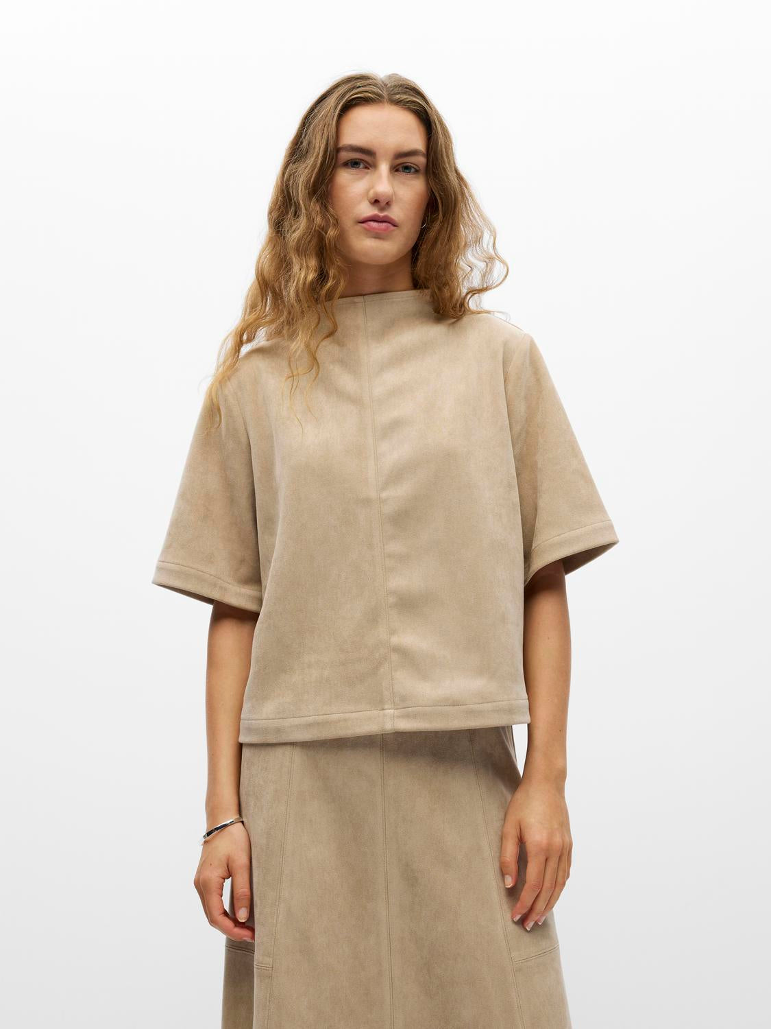 model_shot-front