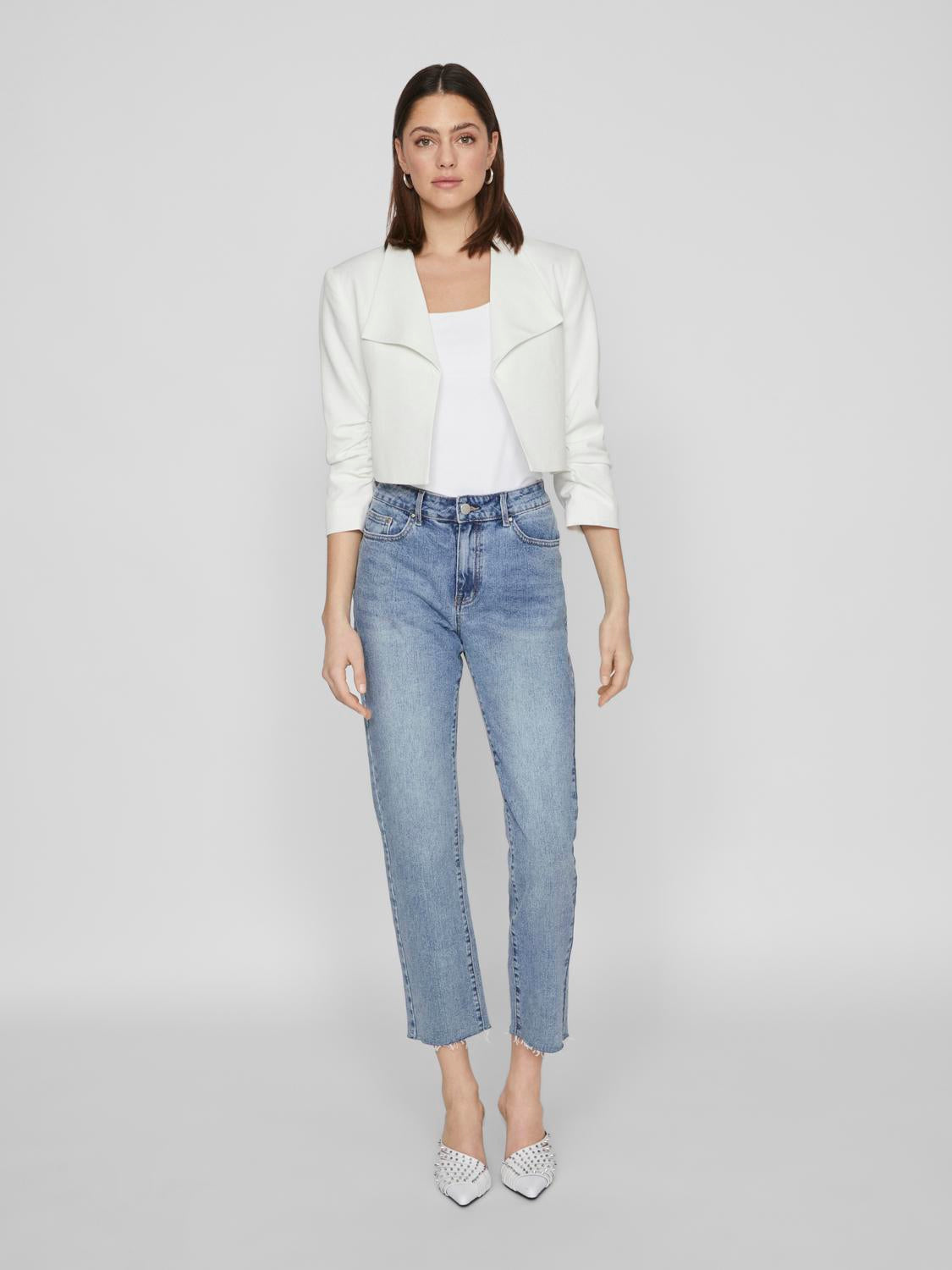 model_shot-front_full
