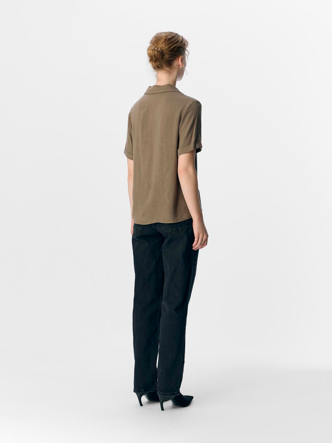 model_shot-back