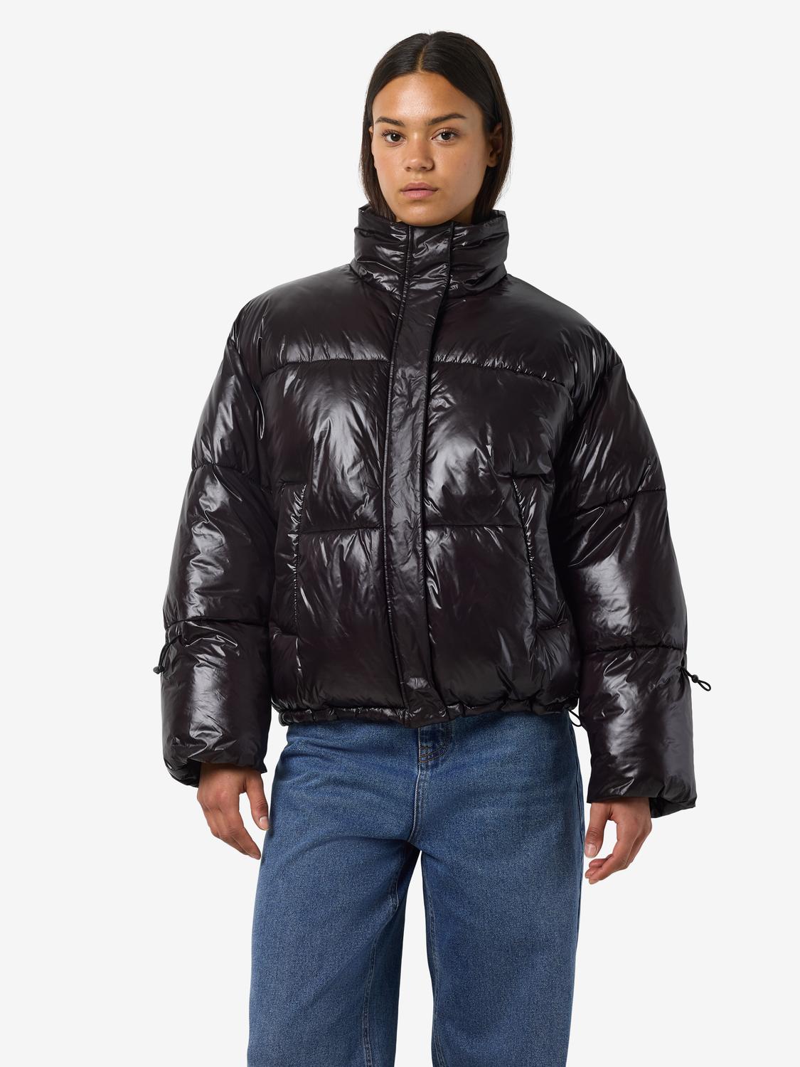 model_shot-front