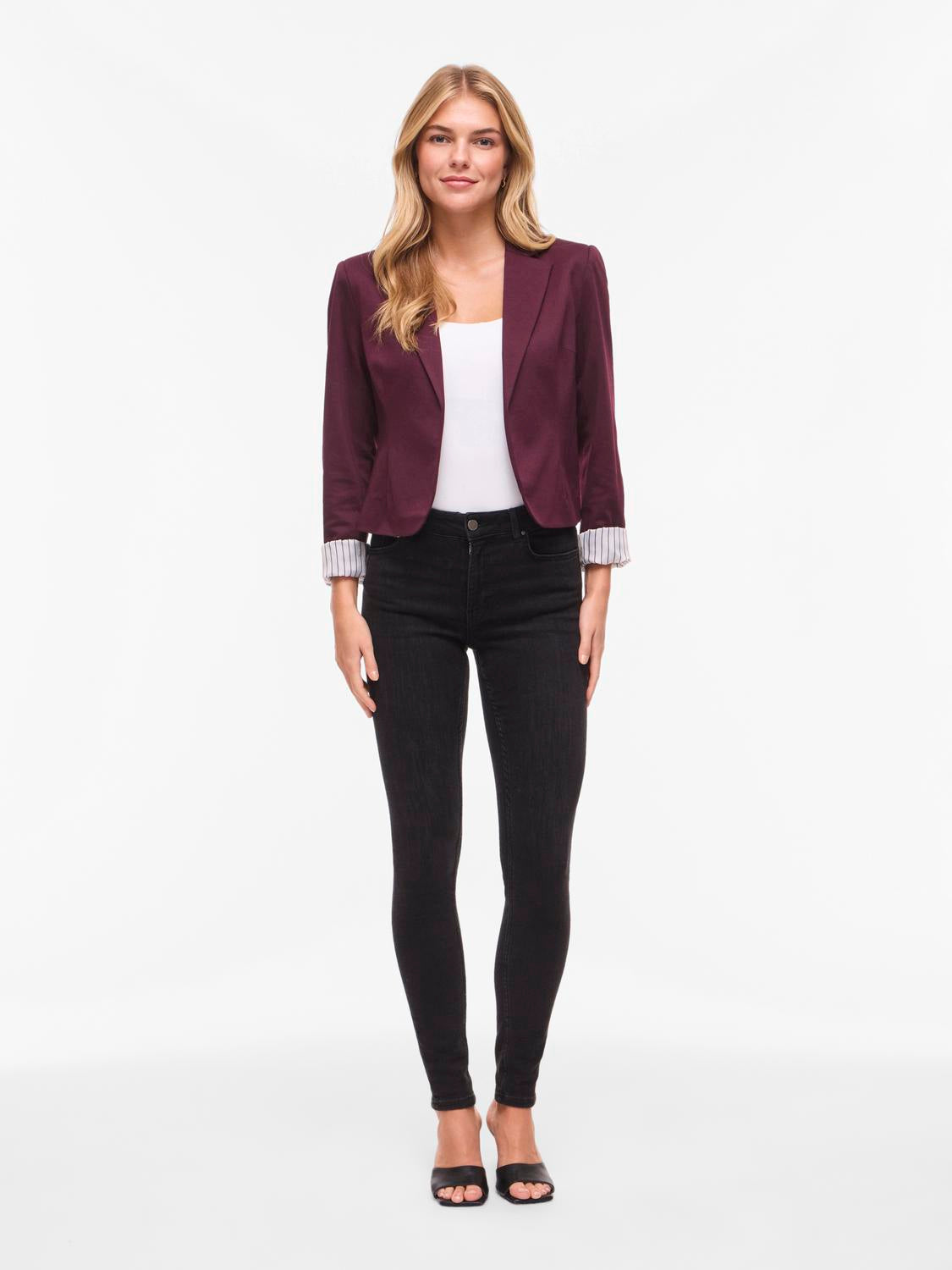 model_shot-front_full