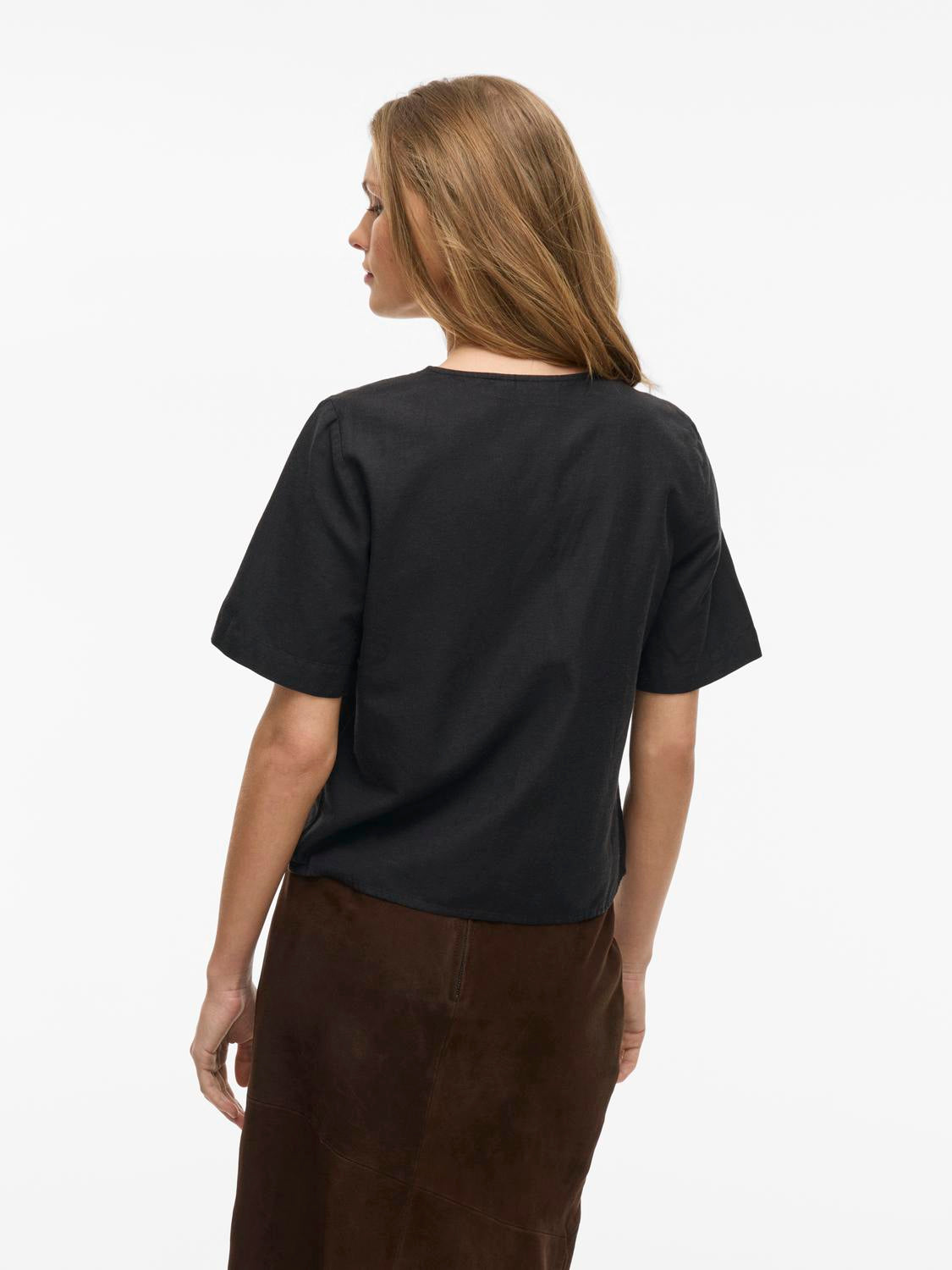 model_shot-back
