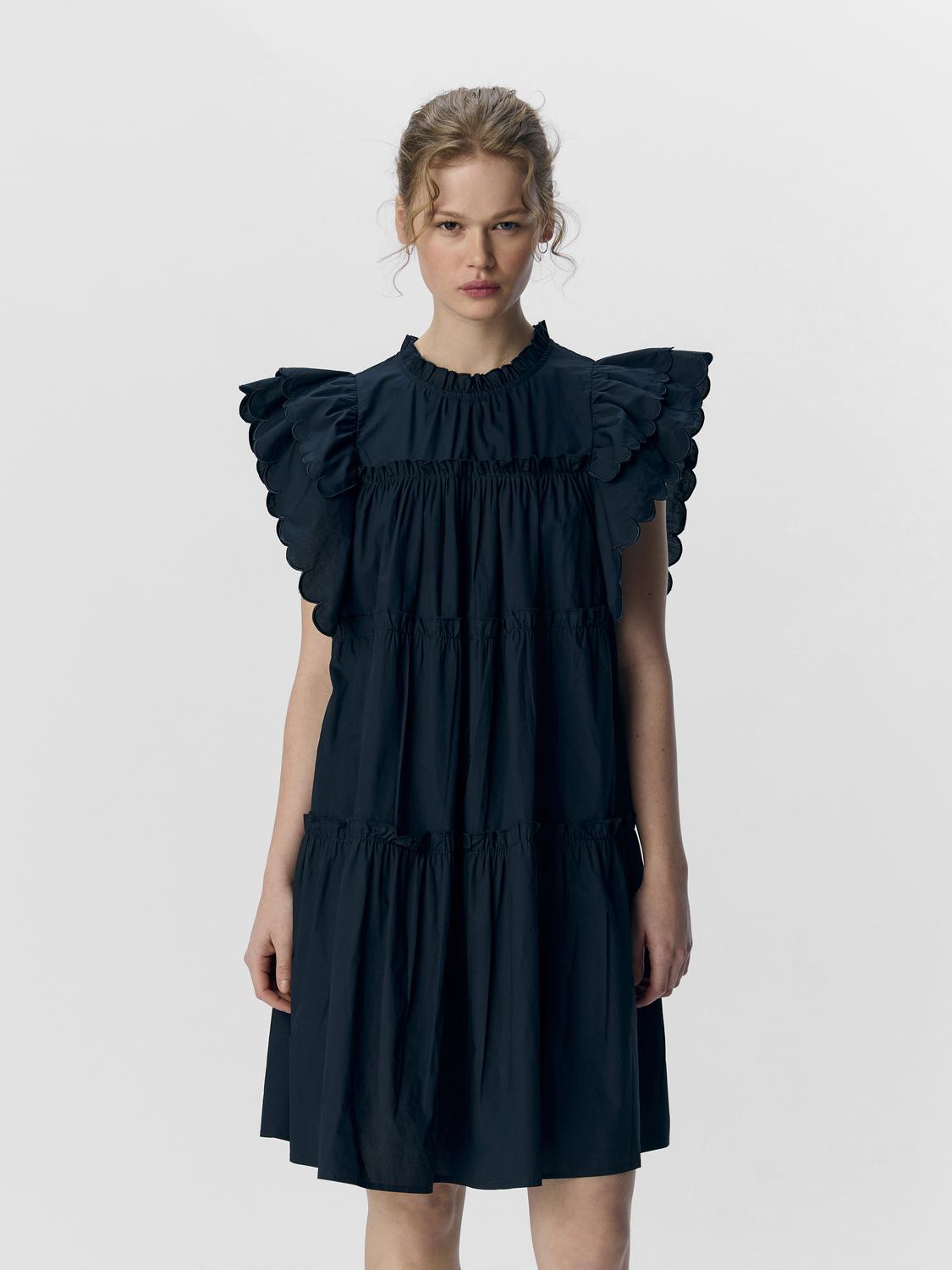 model_shot-front